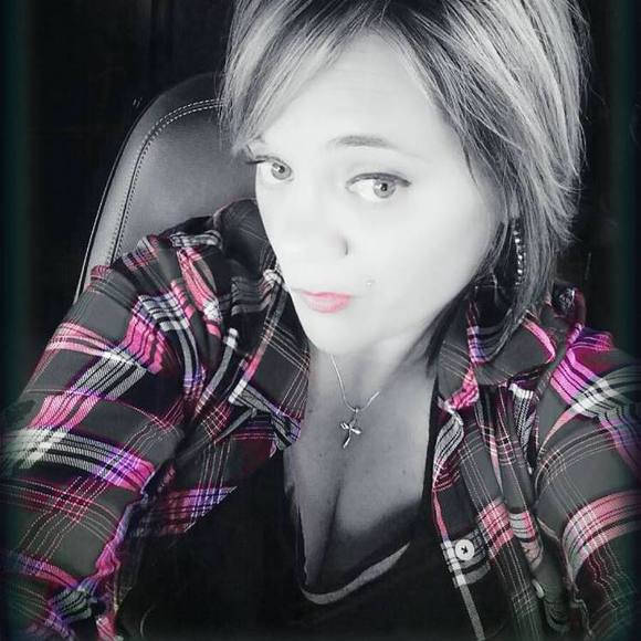 Meet your Posher, Tina - Picture 1 of 1